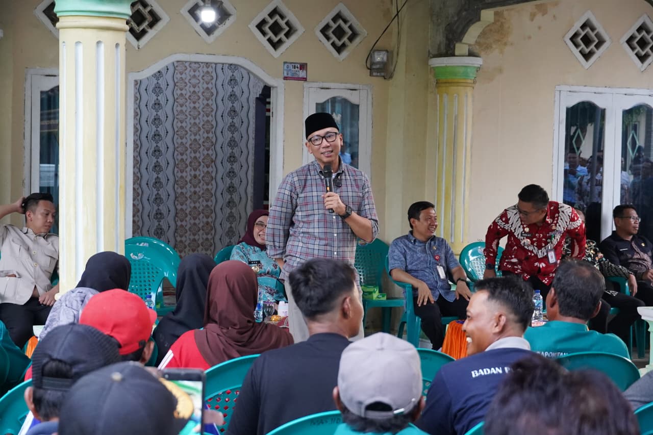 Tinjau Buay Bahuga, Gubernur Rahmat Mirzani Djausal Tawarkan Solusi Konkret Infrastruktur dan Pemulihan Lahan Tani